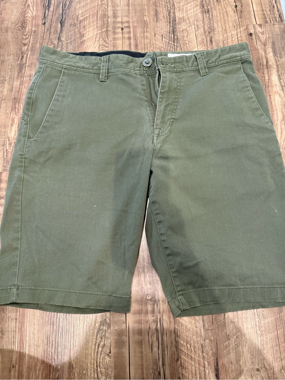 Volcom Men's Olive Green Flat-Front Shorts